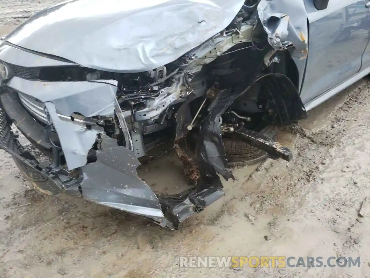 9 Photograph of a damaged car 5YFEPRAE2LP063773 TOYOTA COROLLA 2020