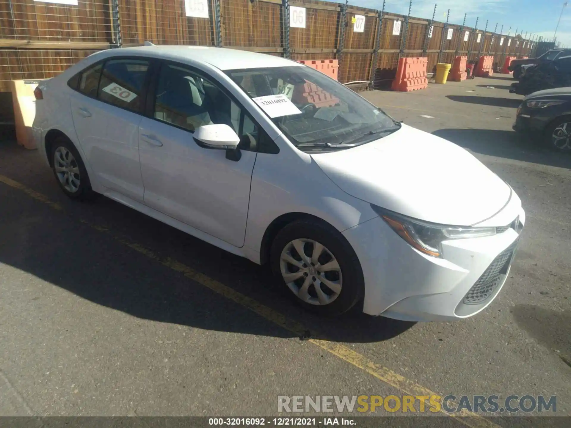 1 Photograph of a damaged car 5YFEPRAE2LP064972 TOYOTA COROLLA 2020