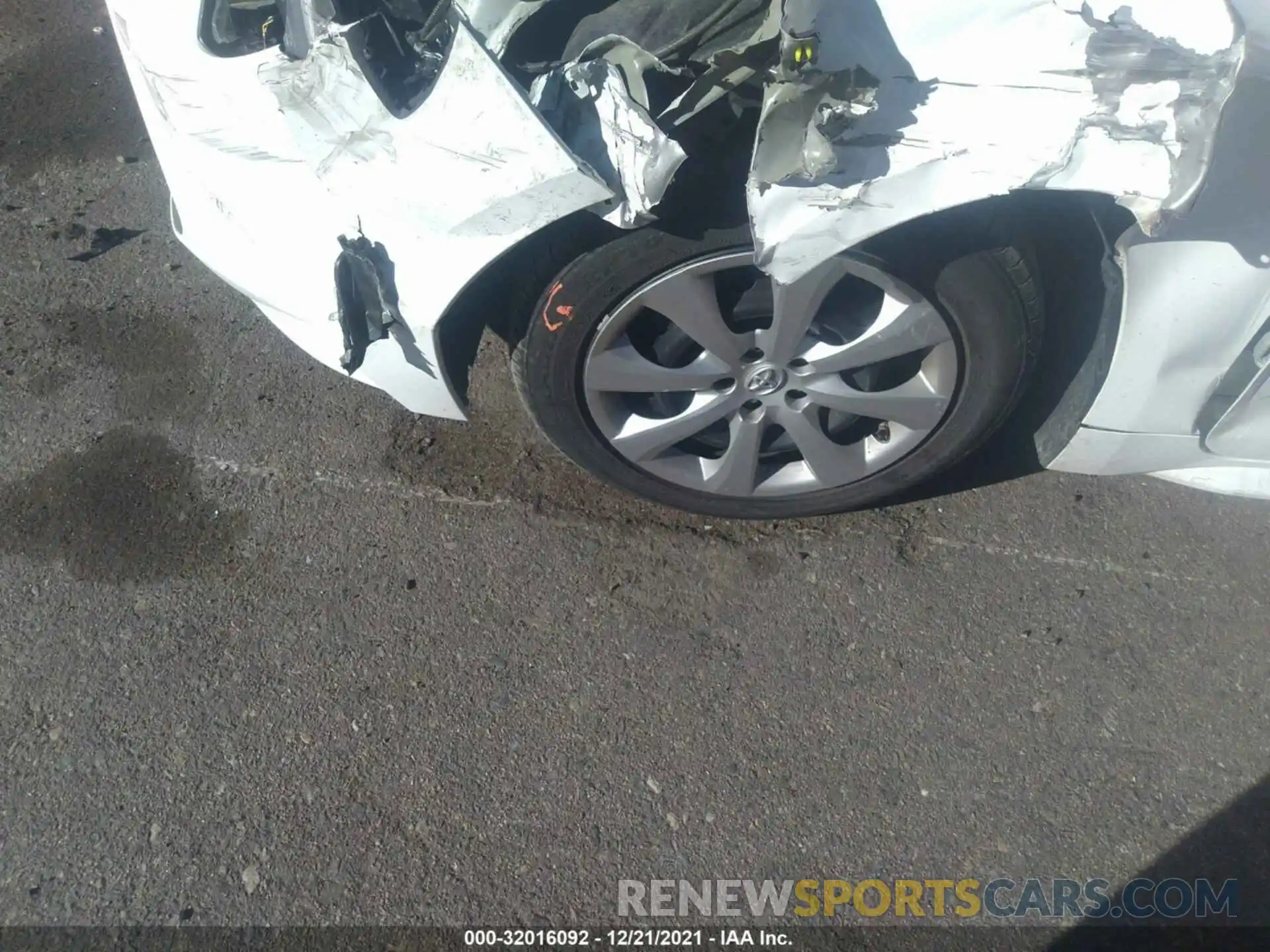 13 Photograph of a damaged car 5YFEPRAE2LP064972 TOYOTA COROLLA 2020