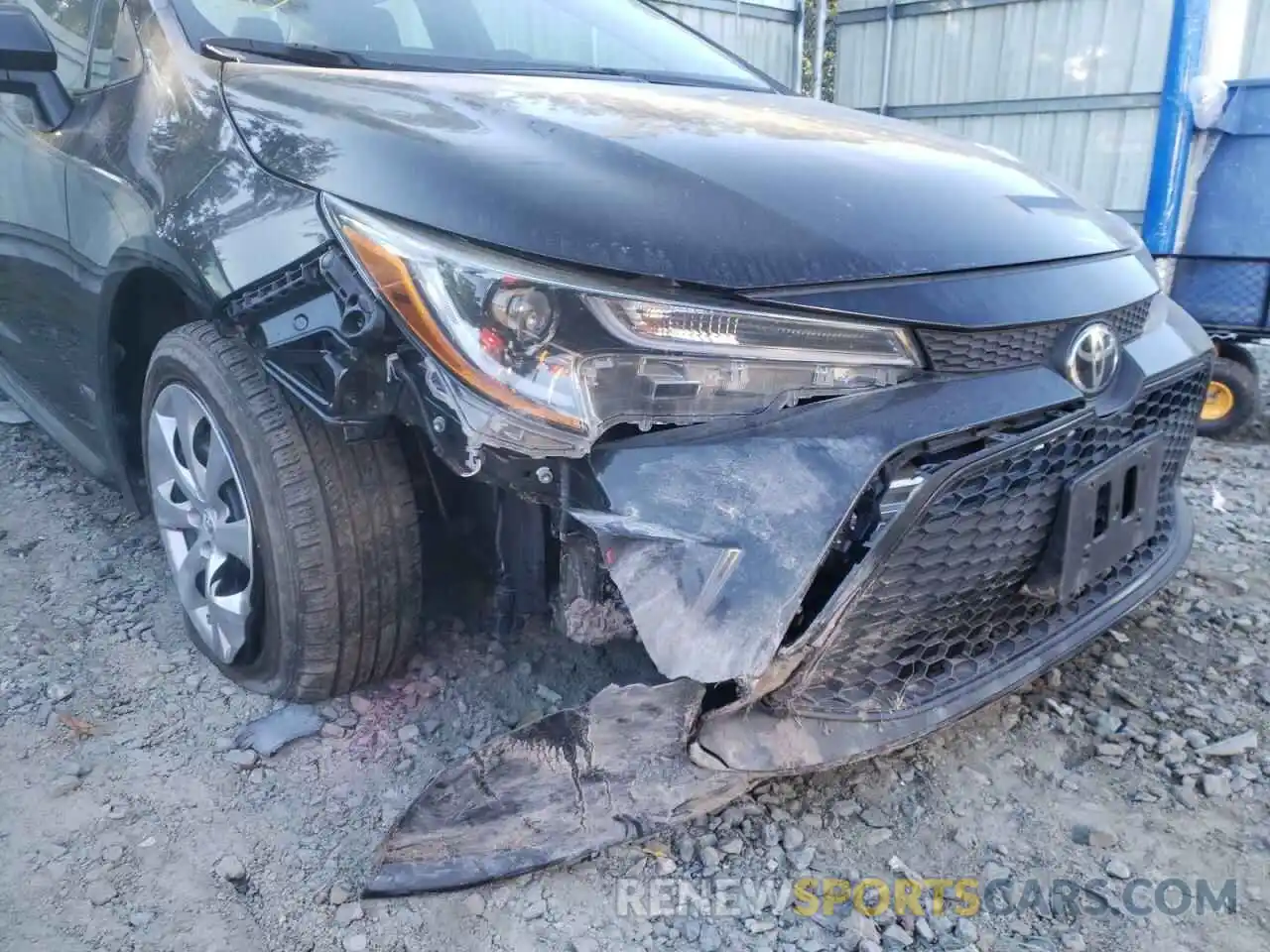 9 Photograph of a damaged car 5YFEPRAE2LP065801 TOYOTA COROLLA 2020