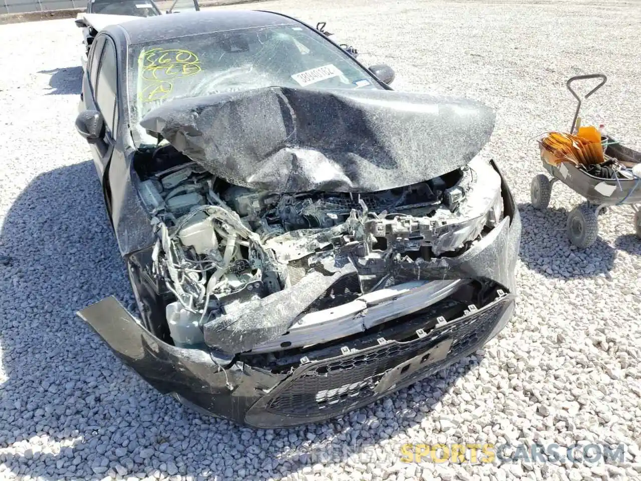 9 Photograph of a damaged car 5YFEPRAE2LP065944 TOYOTA COROLLA 2020