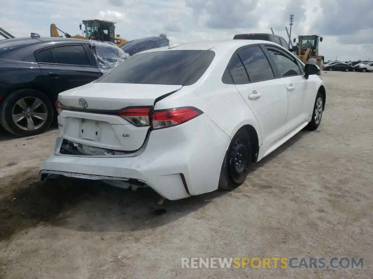 4 Photograph of a damaged car 5YFEPRAE2LP067354 TOYOTA COROLLA 2020