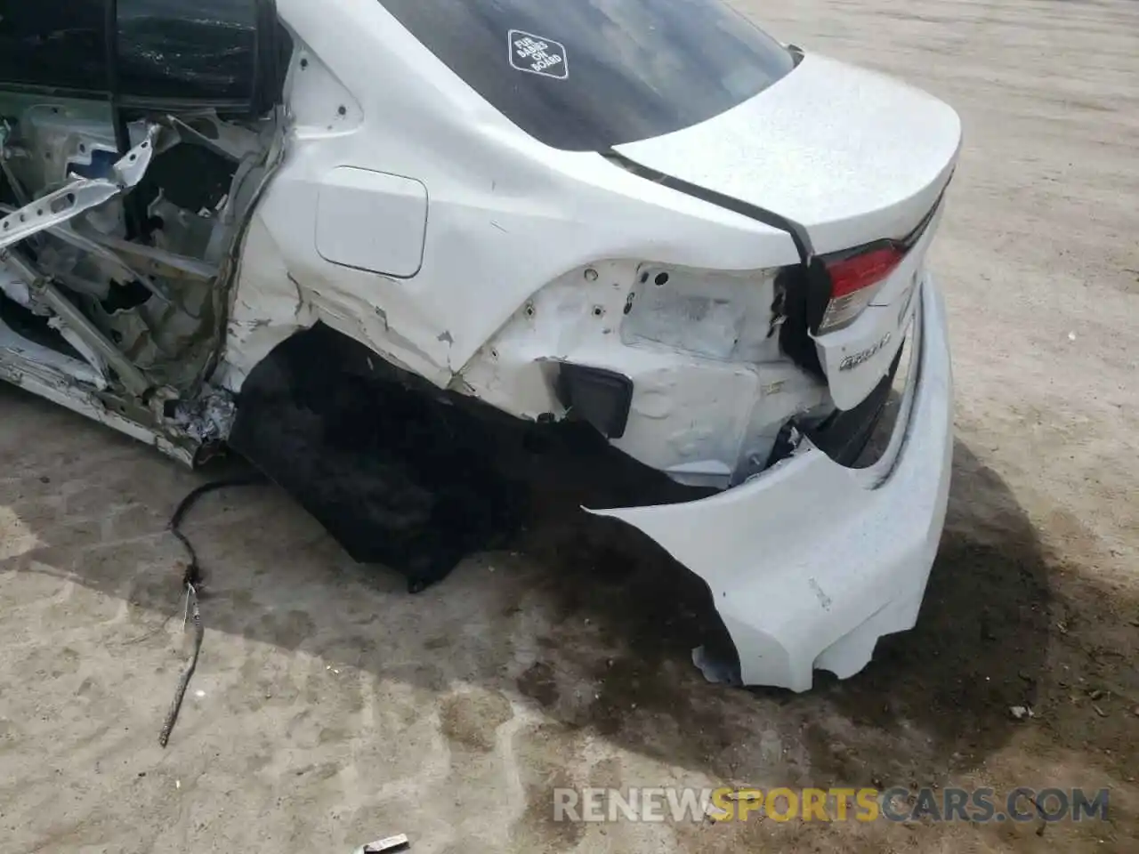 9 Photograph of a damaged car 5YFEPRAE2LP067354 TOYOTA COROLLA 2020