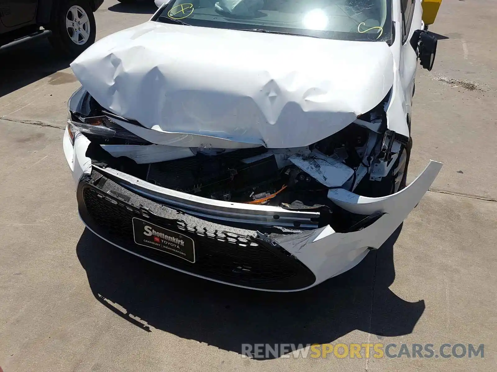 9 Photograph of a damaged car 5YFEPRAE2LP068620 TOYOTA COROLLA 2020