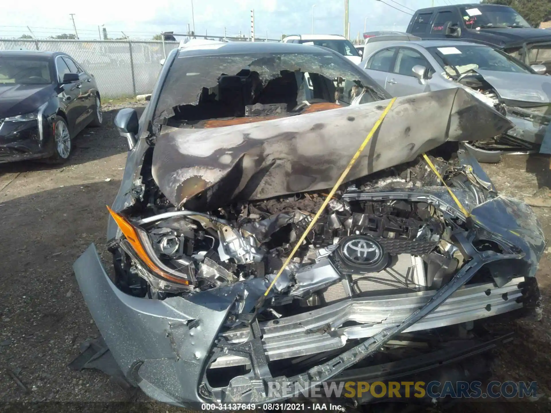 6 Photograph of a damaged car 5YFEPRAE2LP069377 TOYOTA COROLLA 2020