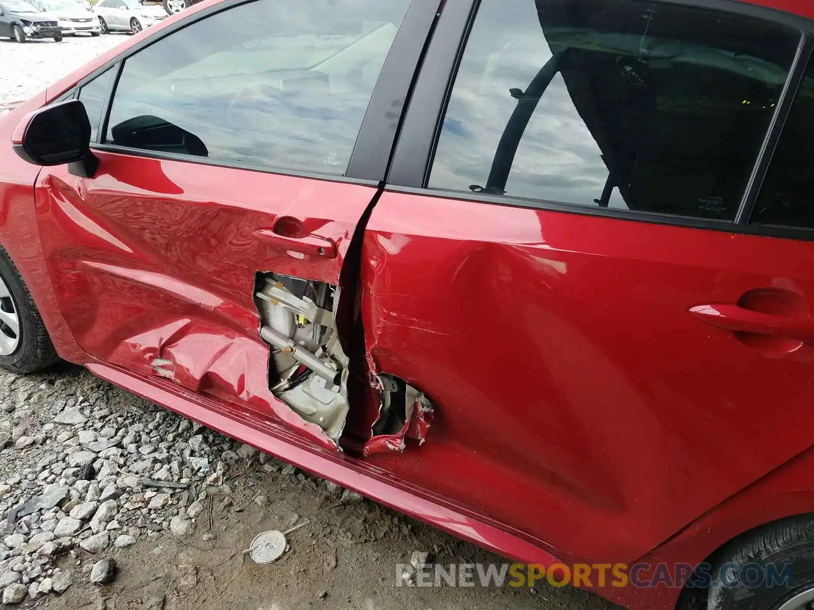 9 Photograph of a damaged car 5YFEPRAE2LP069704 TOYOTA COROLLA 2020