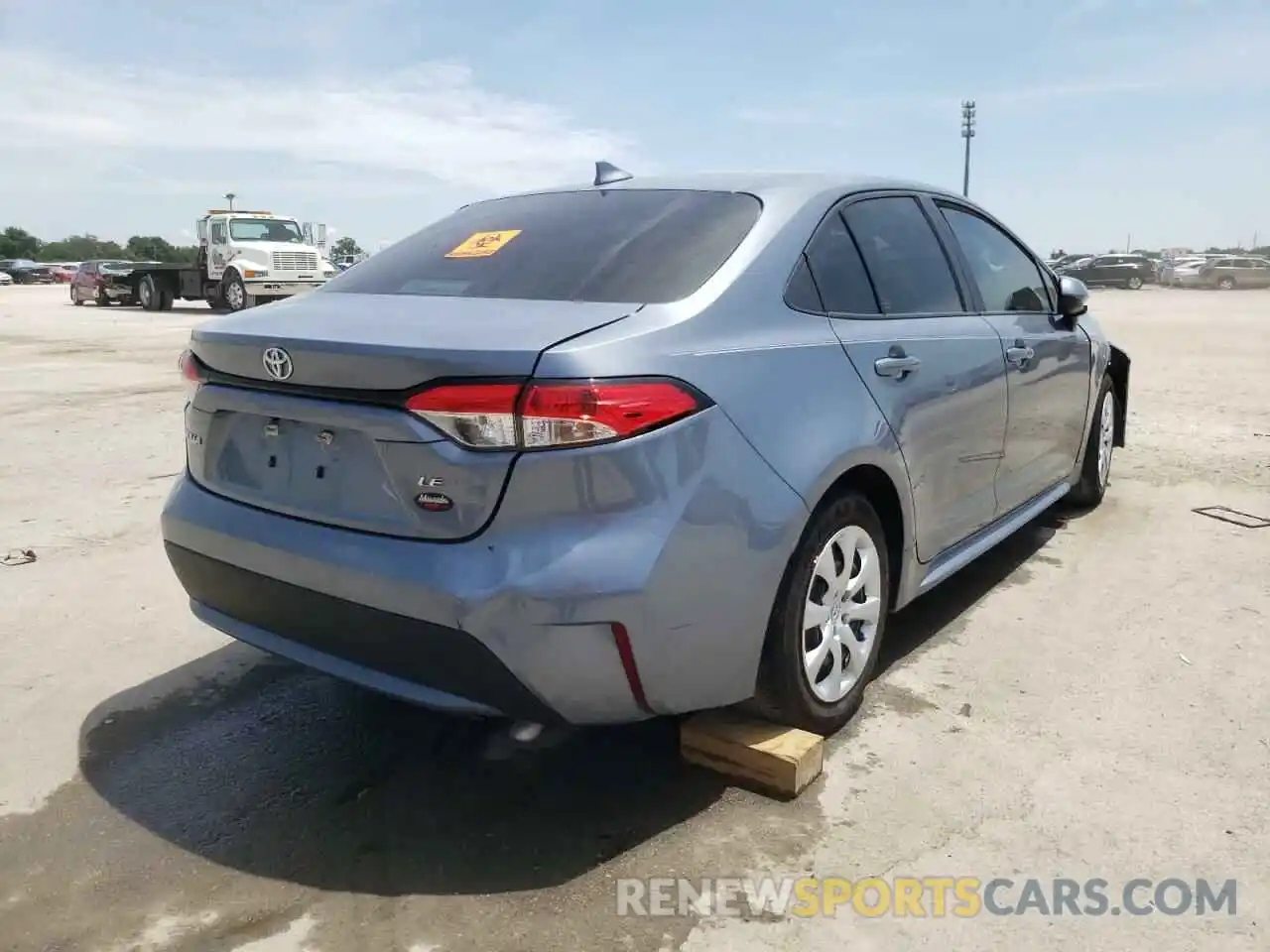 4 Photograph of a damaged car 5YFEPRAE2LP071601 TOYOTA COROLLA 2020