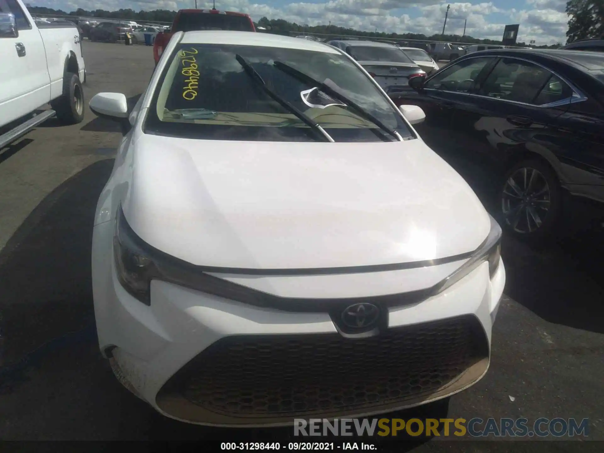 6 Photograph of a damaged car 5YFEPRAE2LP073932 TOYOTA COROLLA 2020