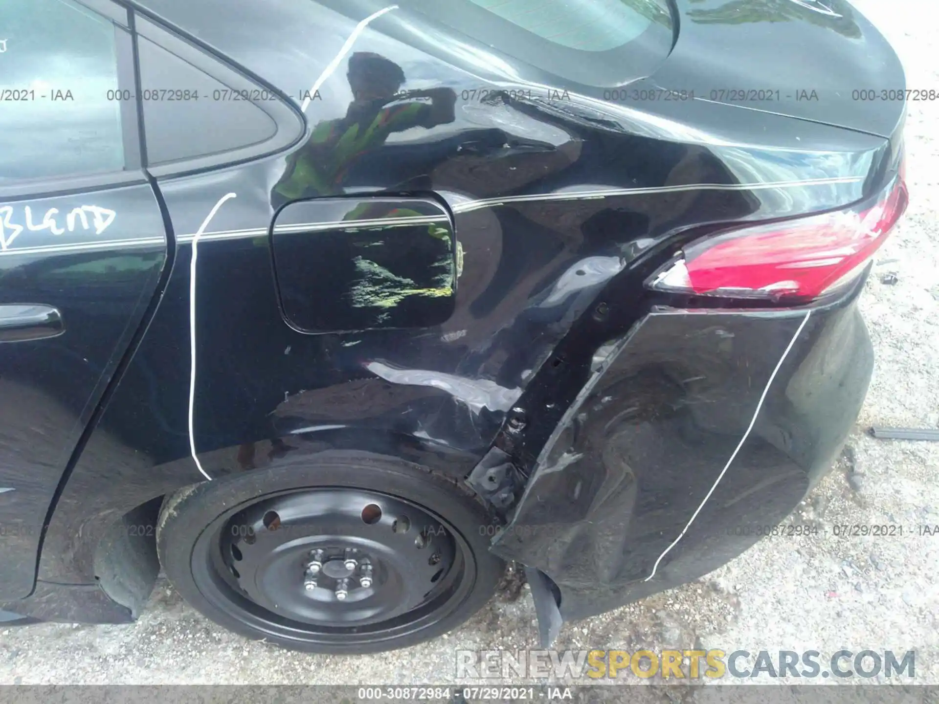 6 Photograph of a damaged car 5YFEPRAE2LP074174 TOYOTA COROLLA 2020