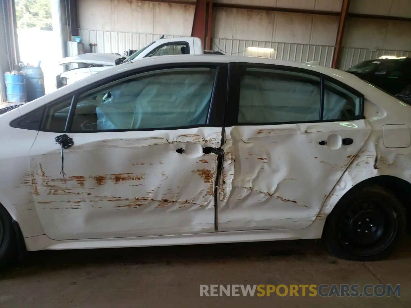 9 Photograph of a damaged car 5YFEPRAE2LP075633 TOYOTA COROLLA 2020