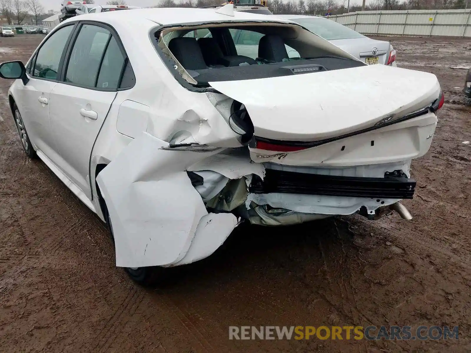 9 Photograph of a damaged car 5YFEPRAE2LP076099 TOYOTA COROLLA 2020