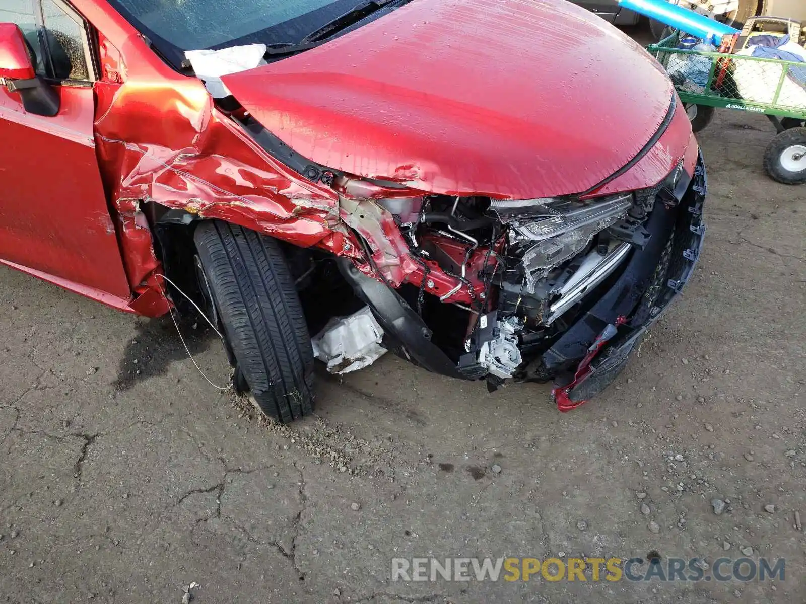 9 Photograph of a damaged car 5YFEPRAE2LP077947 TOYOTA COROLLA 2020