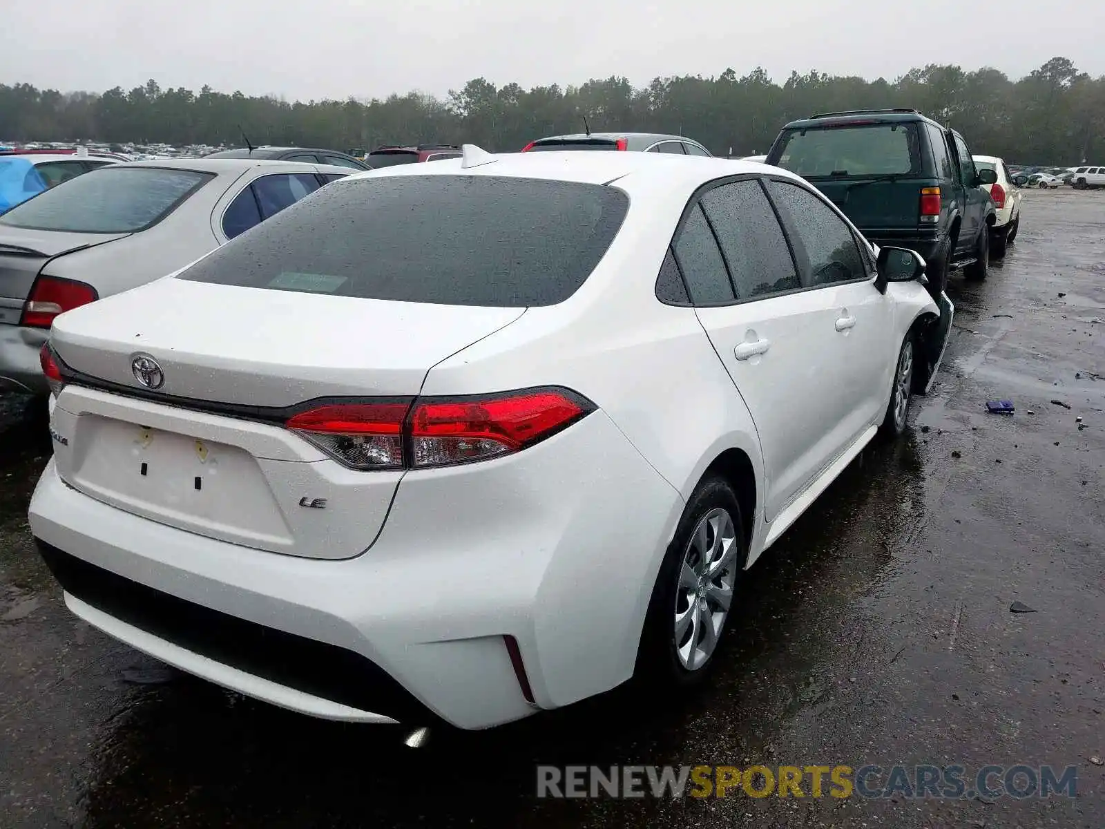 4 Photograph of a damaged car 5YFEPRAE2LP080511 TOYOTA COROLLA 2020