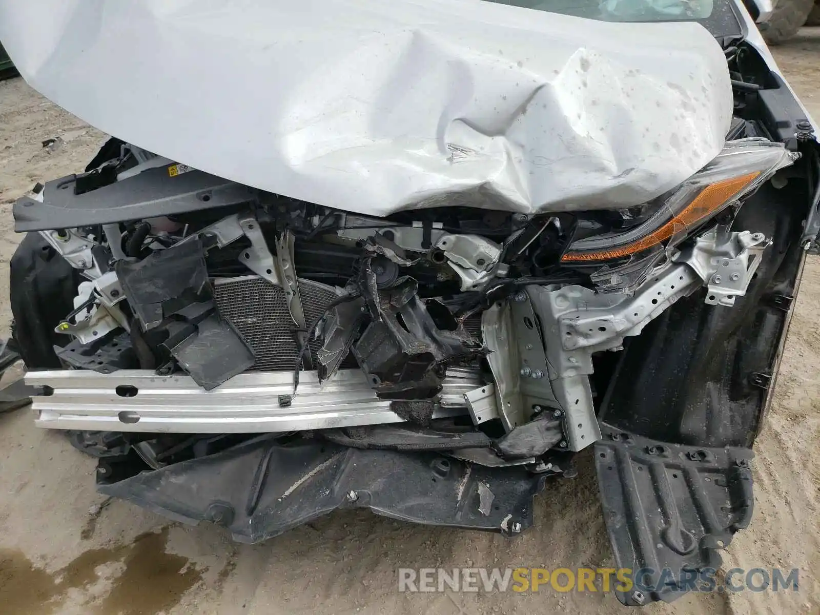 9 Photograph of a damaged car 5YFEPRAE2LP082257 TOYOTA COROLLA 2020