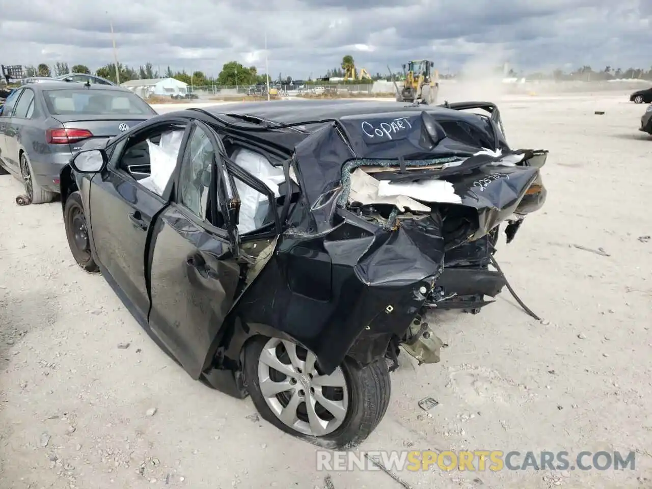 3 Photograph of a damaged car 5YFEPRAE2LP083540 TOYOTA COROLLA 2020