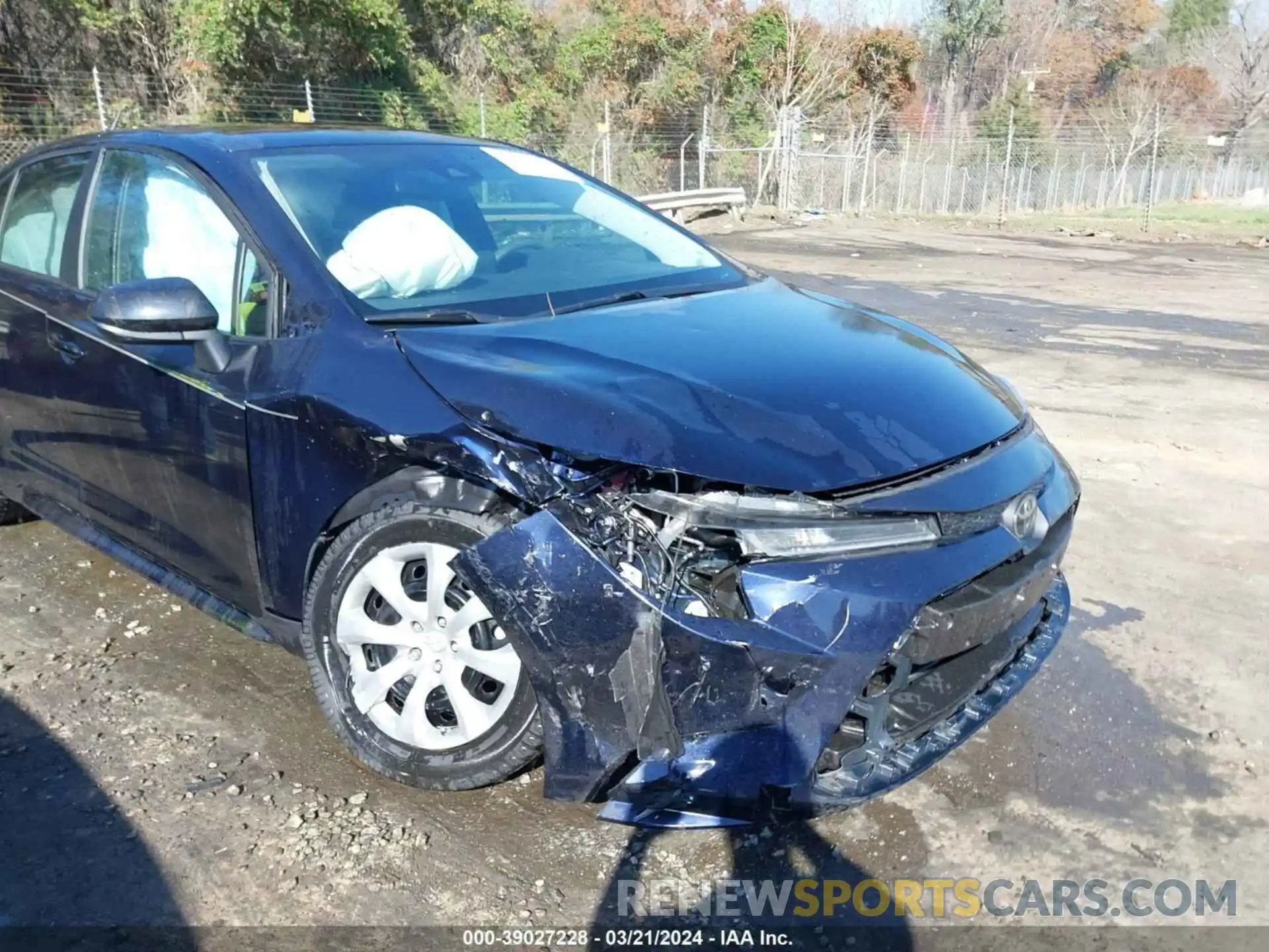 6 Photograph of a damaged car 5YFEPRAE2LP086275 TOYOTA COROLLA 2020