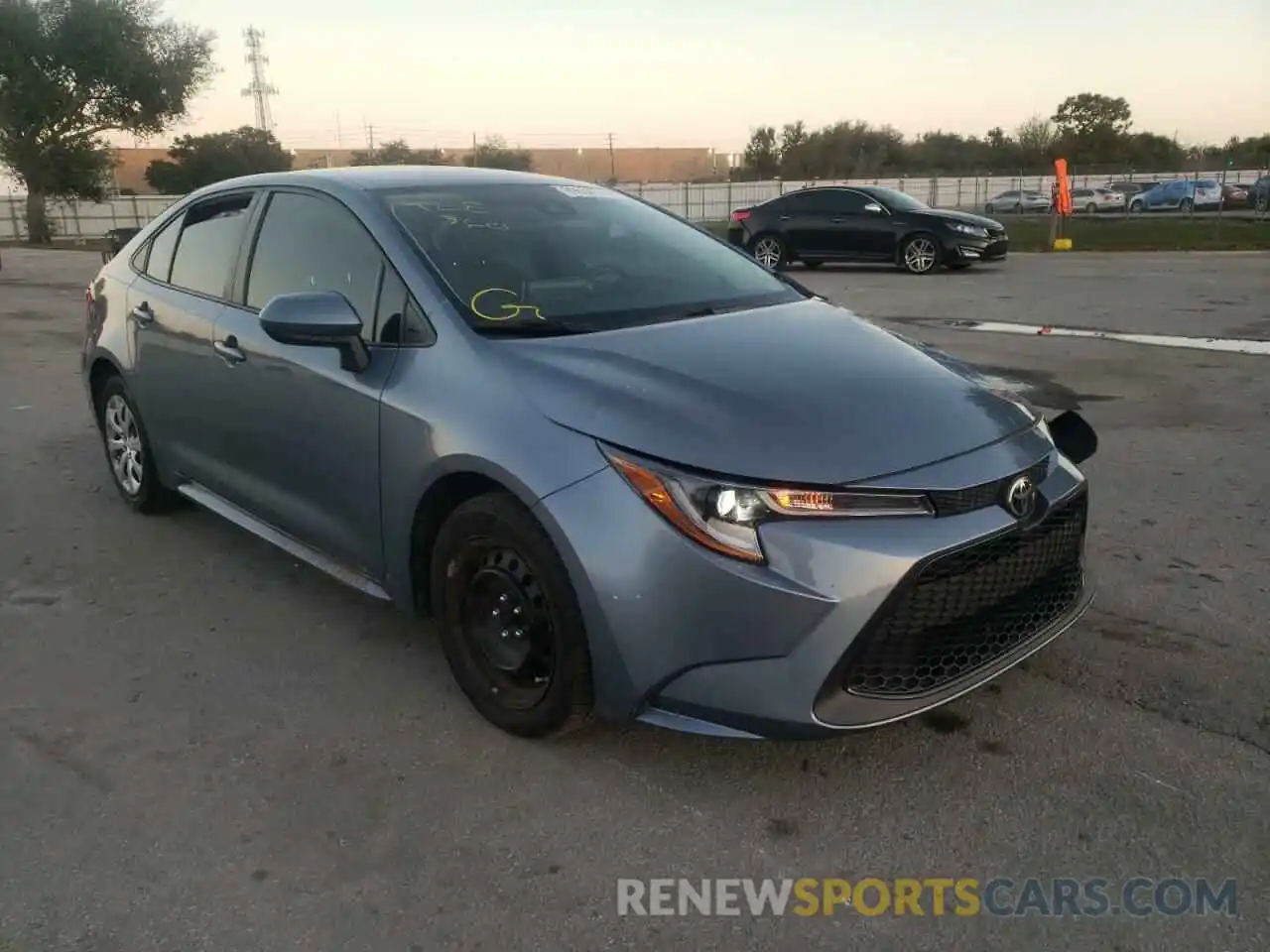 1 Photograph of a damaged car 5YFEPRAE2LP086731 TOYOTA COROLLA 2020