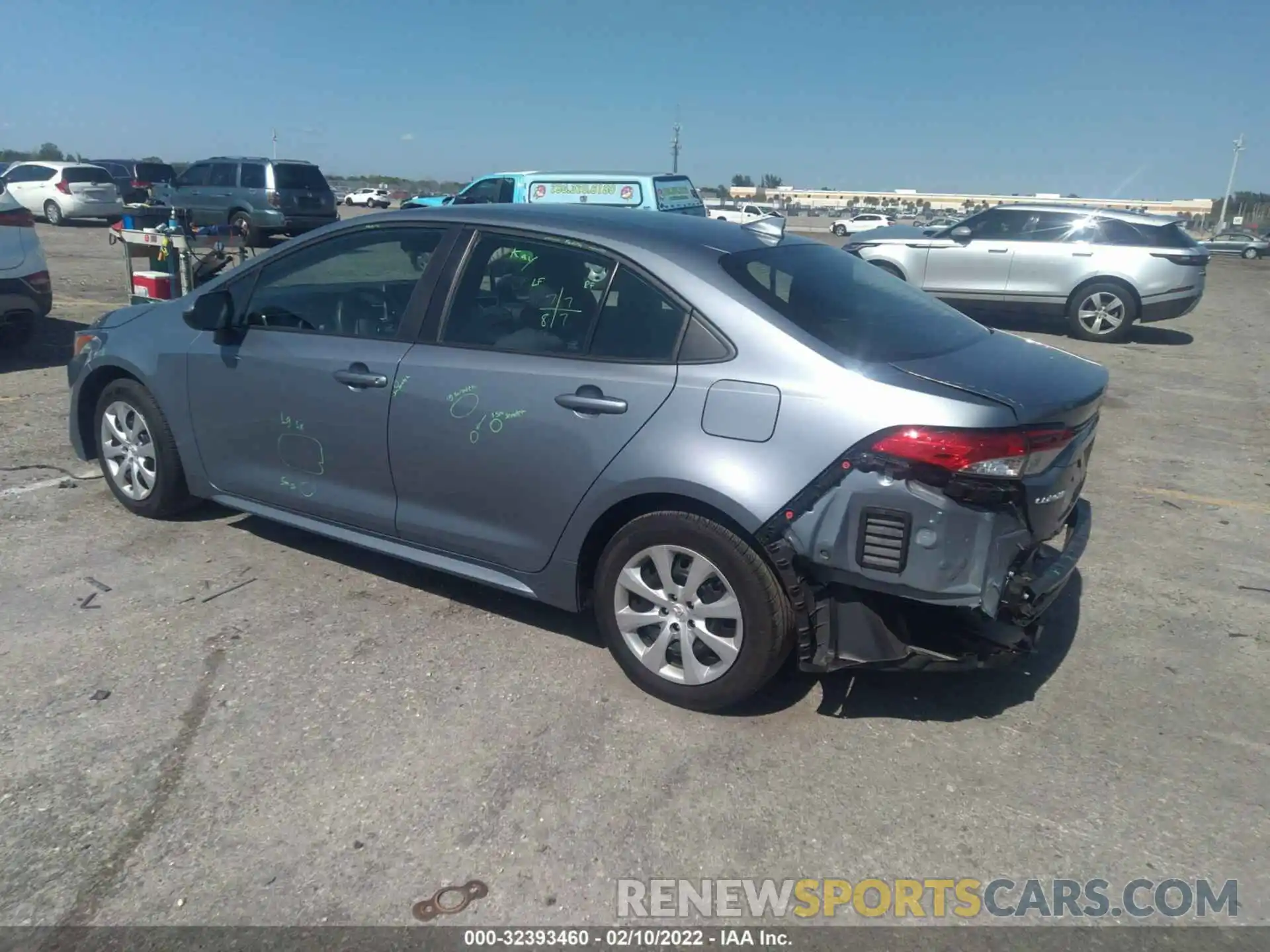 3 Photograph of a damaged car 5YFEPRAE2LP086860 TOYOTA COROLLA 2020