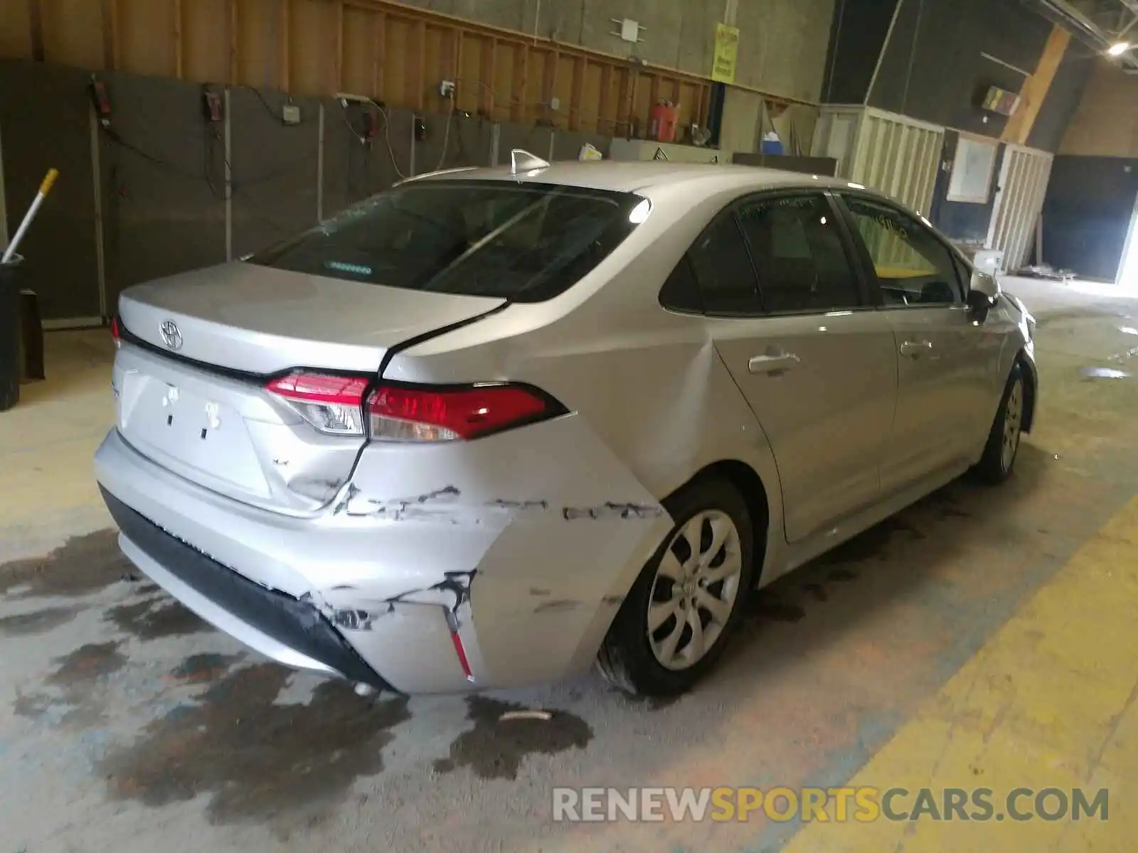 4 Photograph of a damaged car 5YFEPRAE2LP095901 TOYOTA COROLLA 2020