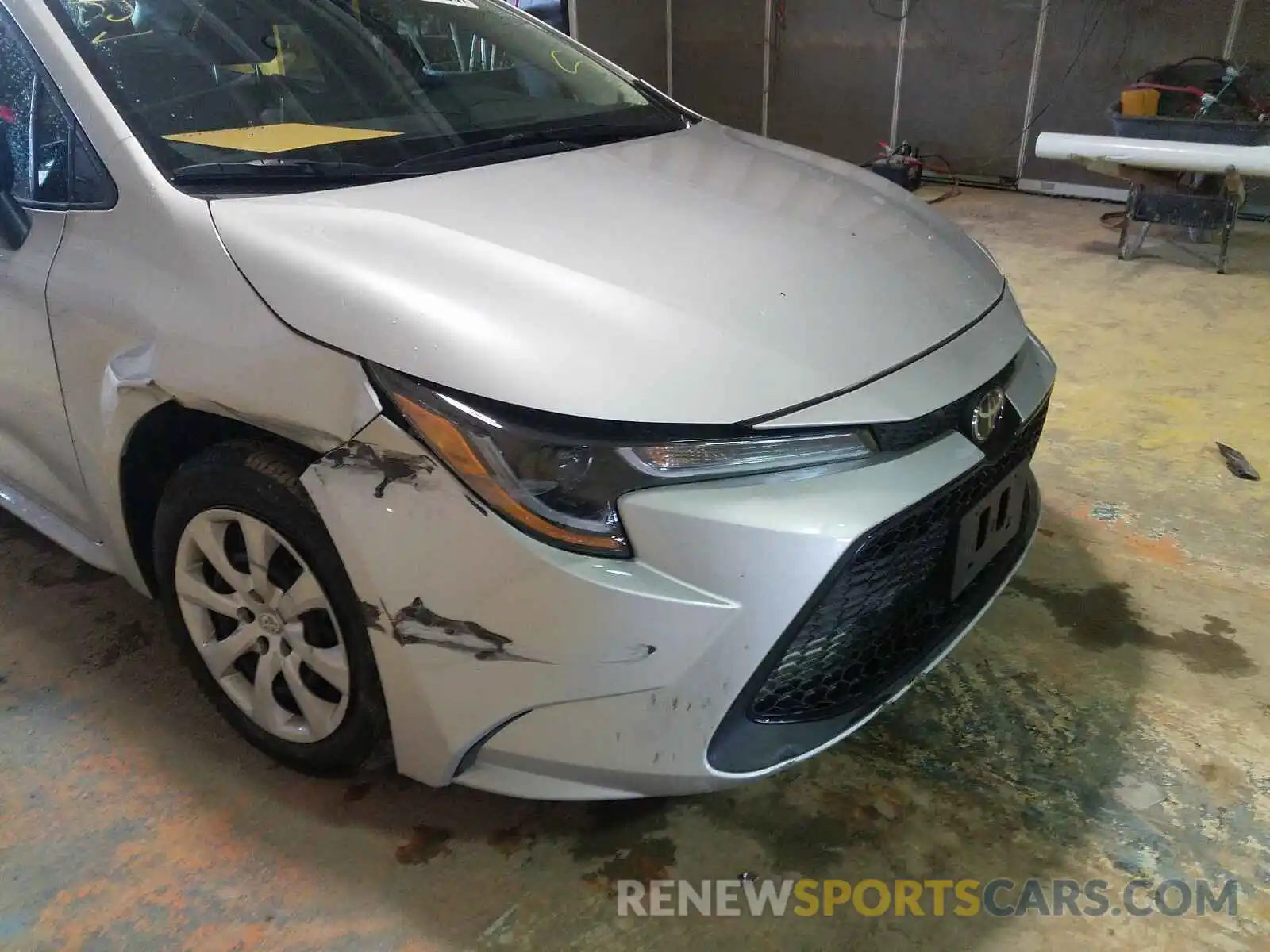 9 Photograph of a damaged car 5YFEPRAE2LP095901 TOYOTA COROLLA 2020