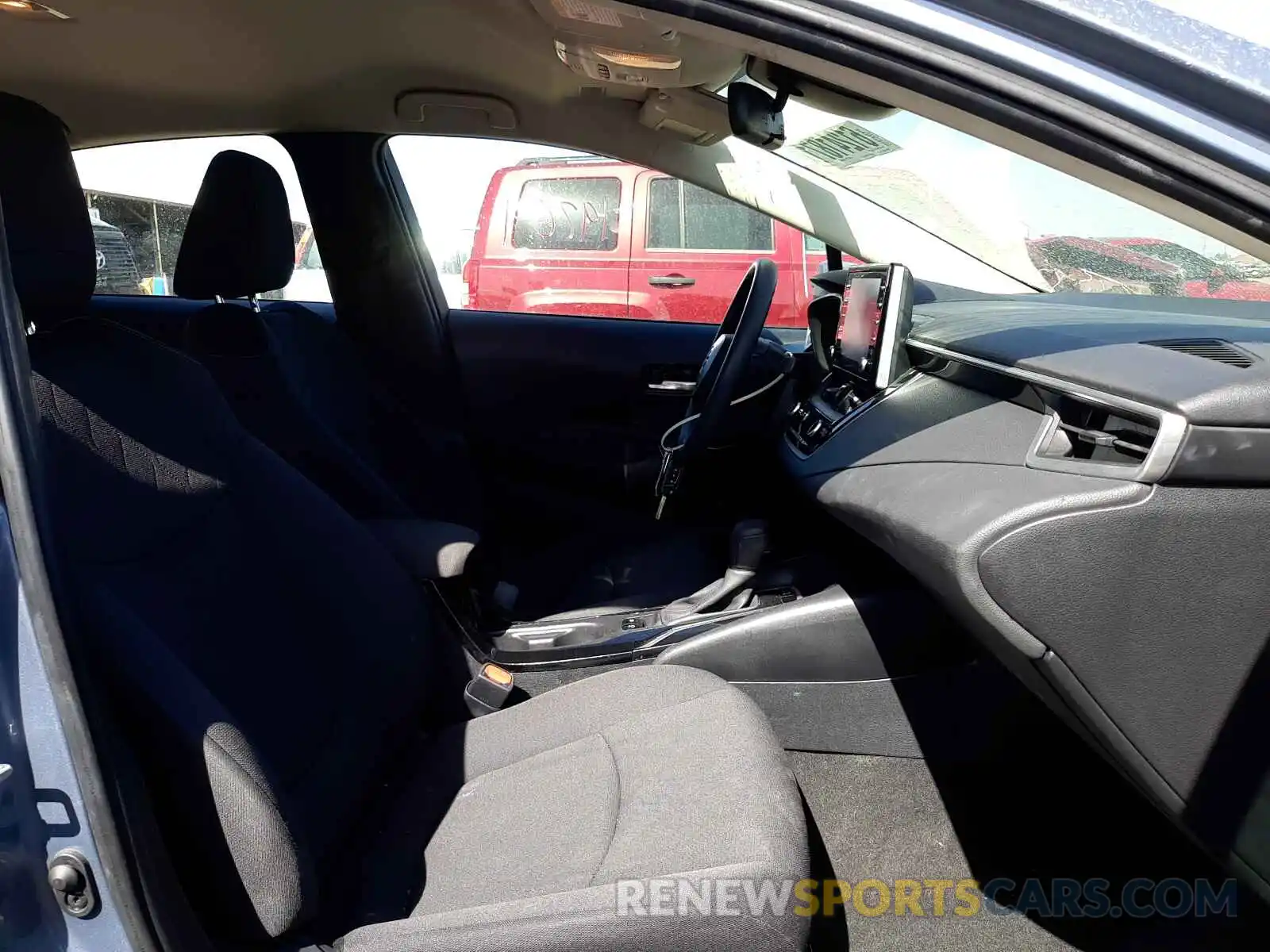 5 Photograph of a damaged car 5YFEPRAE2LP096322 TOYOTA COROLLA 2020