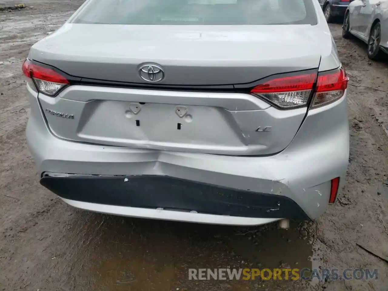 9 Photograph of a damaged car 5YFEPRAE2LP098491 TOYOTA COROLLA 2020