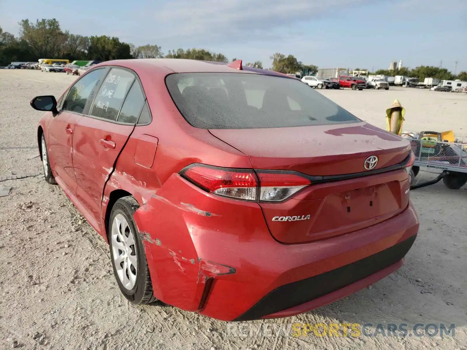 3 Photograph of a damaged car 5YFEPRAE2LP100644 TOYOTA COROLLA 2020