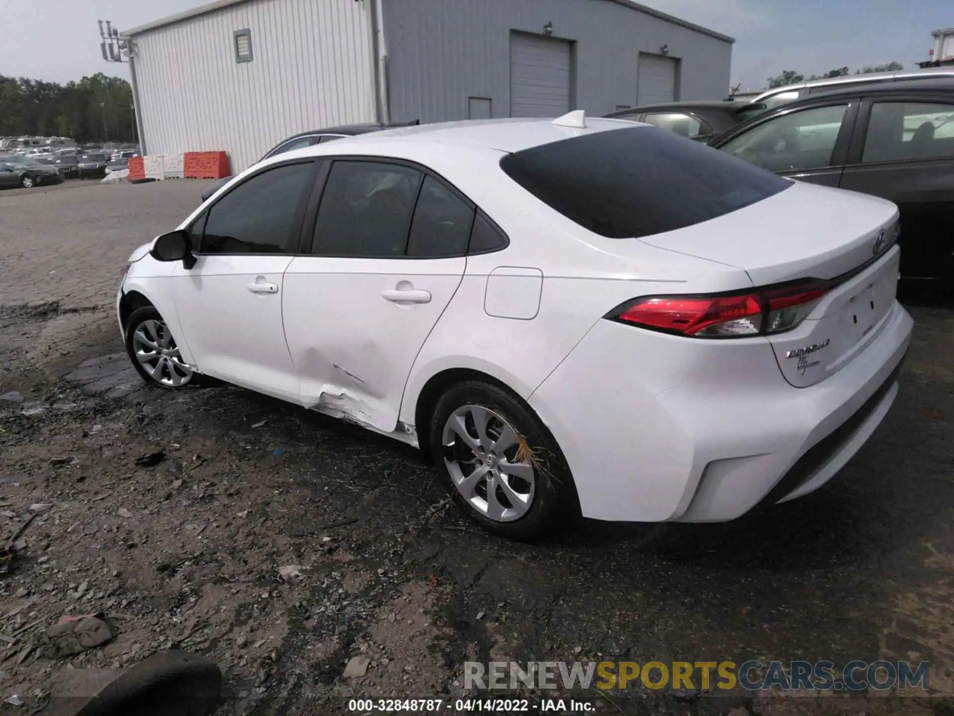 3 Photograph of a damaged car 5YFEPRAE2LP103091 TOYOTA COROLLA 2020