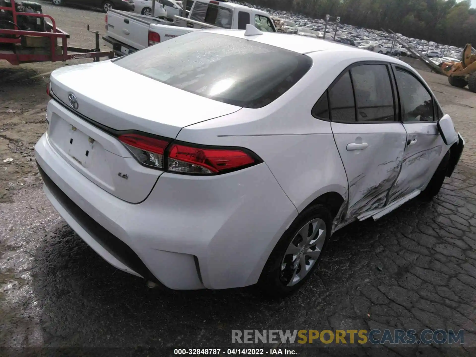 4 Photograph of a damaged car 5YFEPRAE2LP103091 TOYOTA COROLLA 2020