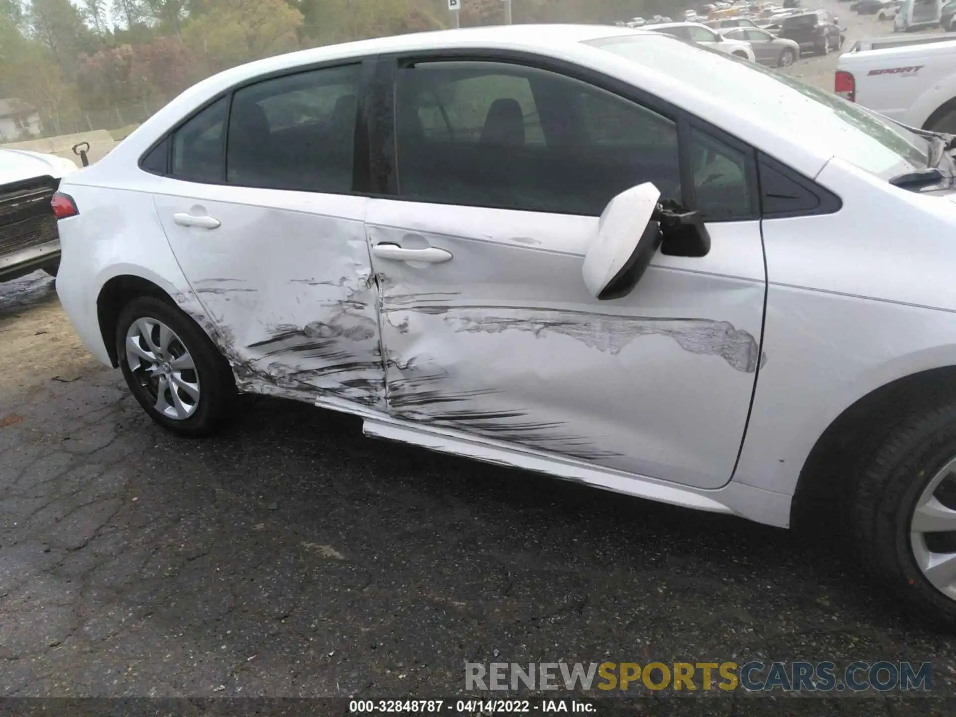 6 Photograph of a damaged car 5YFEPRAE2LP103091 TOYOTA COROLLA 2020