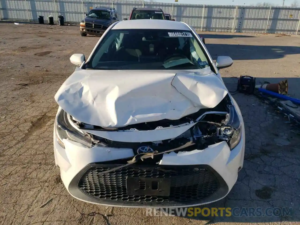 9 Photograph of a damaged car 5YFEPRAE2LP103608 TOYOTA COROLLA 2020