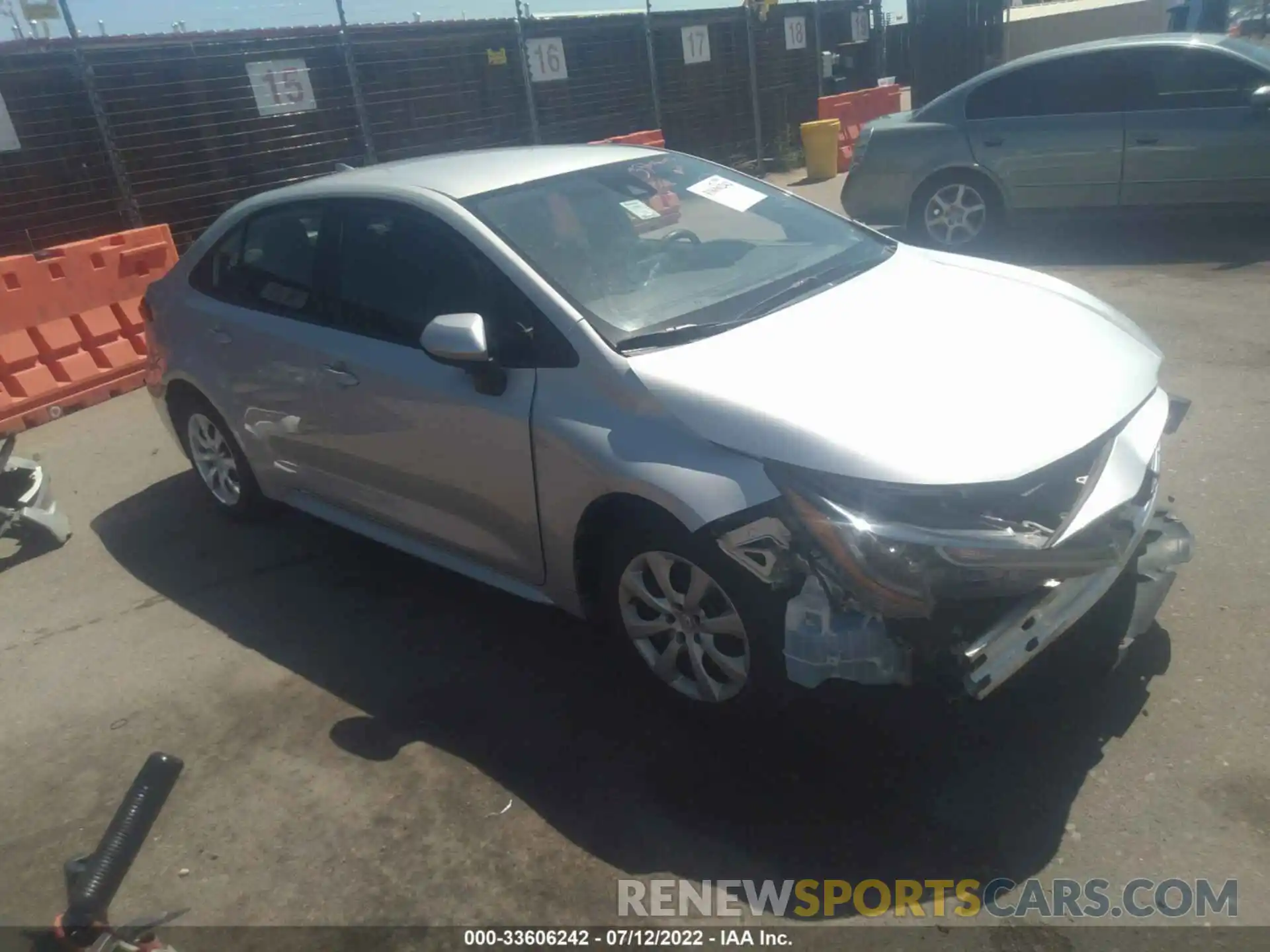 1 Photograph of a damaged car 5YFEPRAE2LP105245 TOYOTA COROLLA 2020