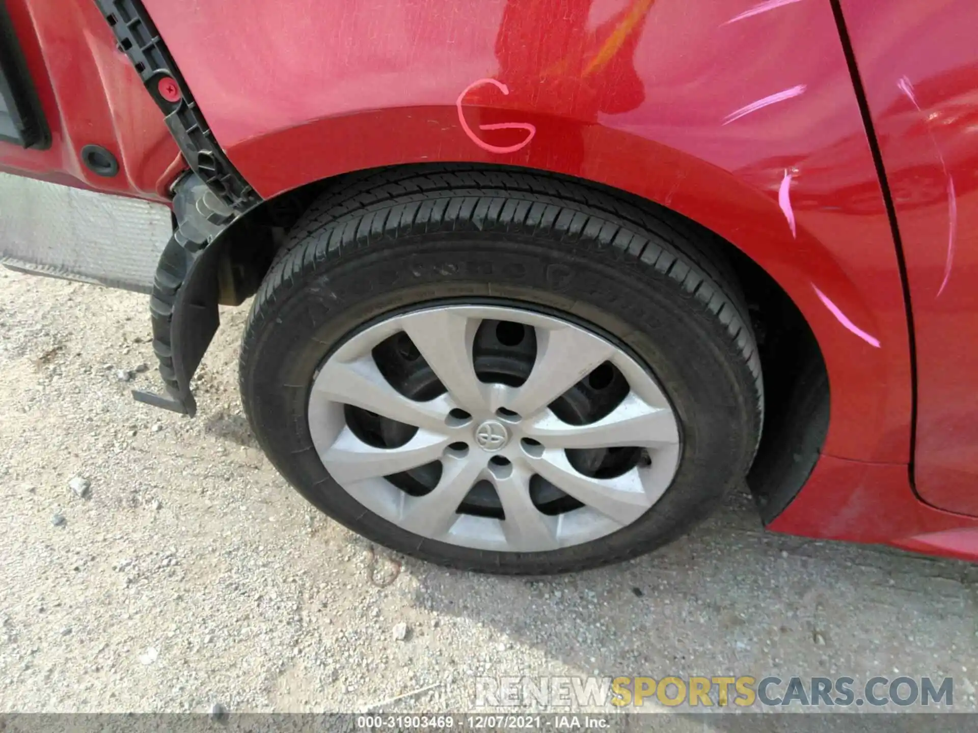 16 Photograph of a damaged car 5YFEPRAE2LP105732 TOYOTA COROLLA 2020