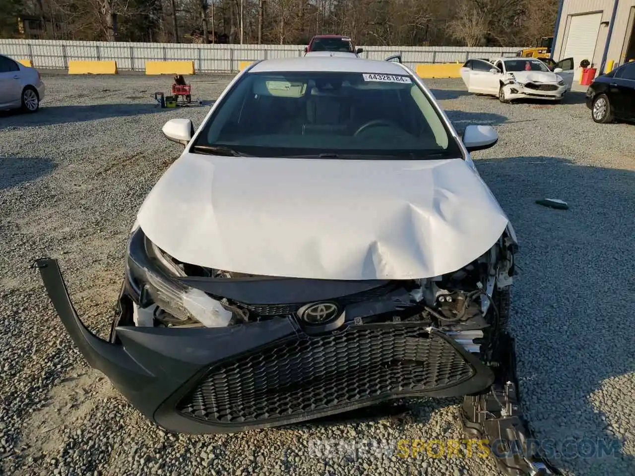 5 Photograph of a damaged car 5YFEPRAE2LP115242 TOYOTA COROLLA 2020