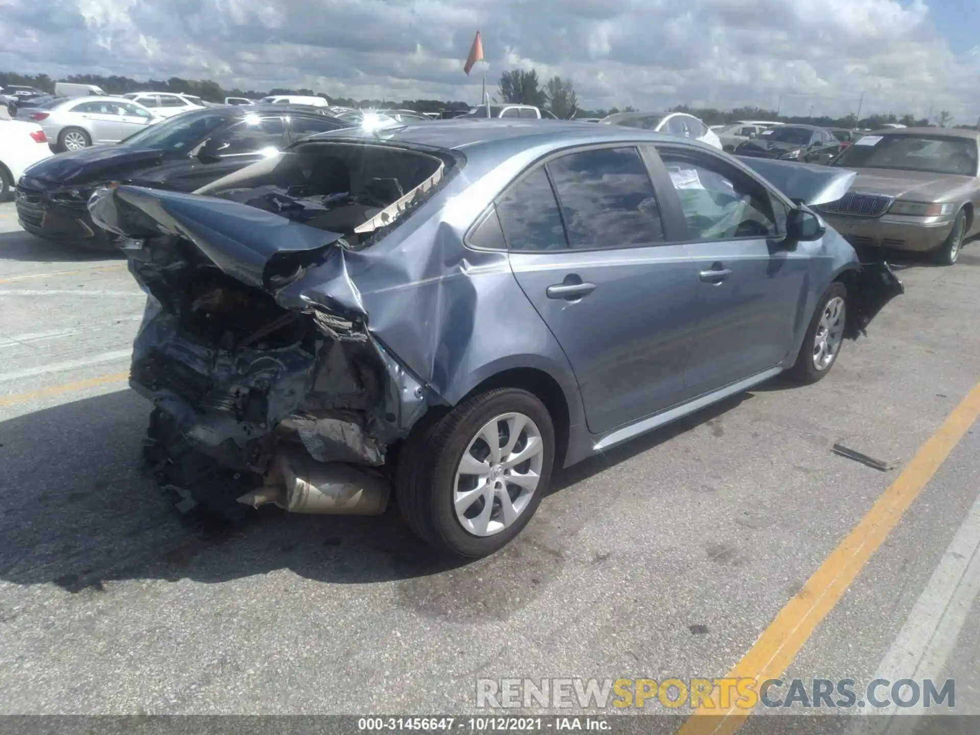 4 Photograph of a damaged car 5YFEPRAE2LP115998 TOYOTA COROLLA 2020