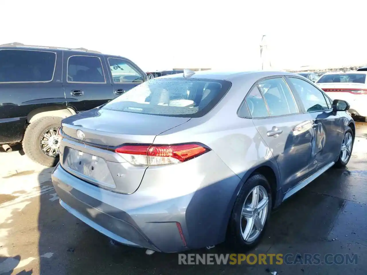 4 Photograph of a damaged car 5YFEPRAE2LP117458 TOYOTA COROLLA 2020