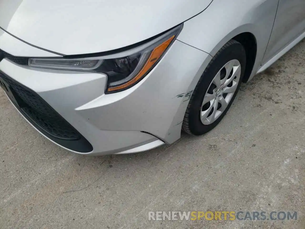 9 Photograph of a damaged car 5YFEPRAE2LP119064 TOYOTA COROLLA 2020