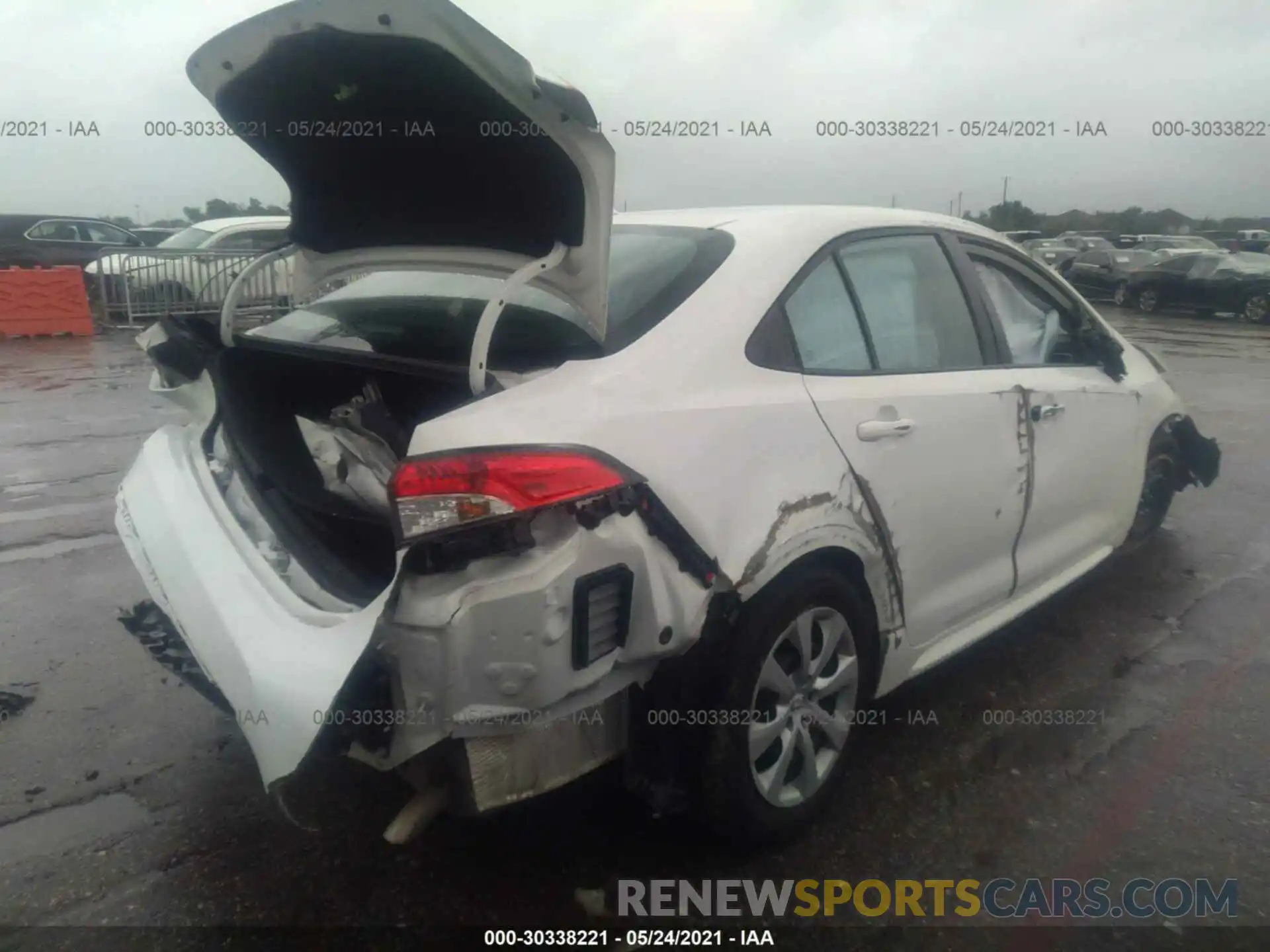 4 Photograph of a damaged car 5YFEPRAE2LP122160 TOYOTA COROLLA 2020