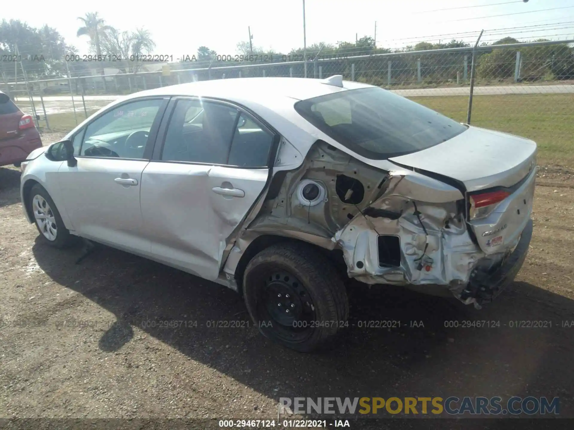 3 Фотография поврежденного автомобиля 5YFEPRAE2LP124488 TOYOTA COROLLA 2020