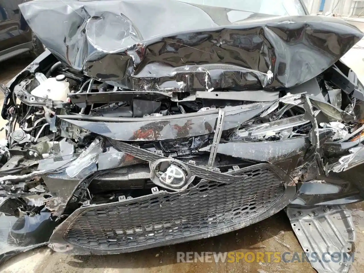 9 Photograph of a damaged car 5YFEPRAE2LP124975 TOYOTA COROLLA 2020