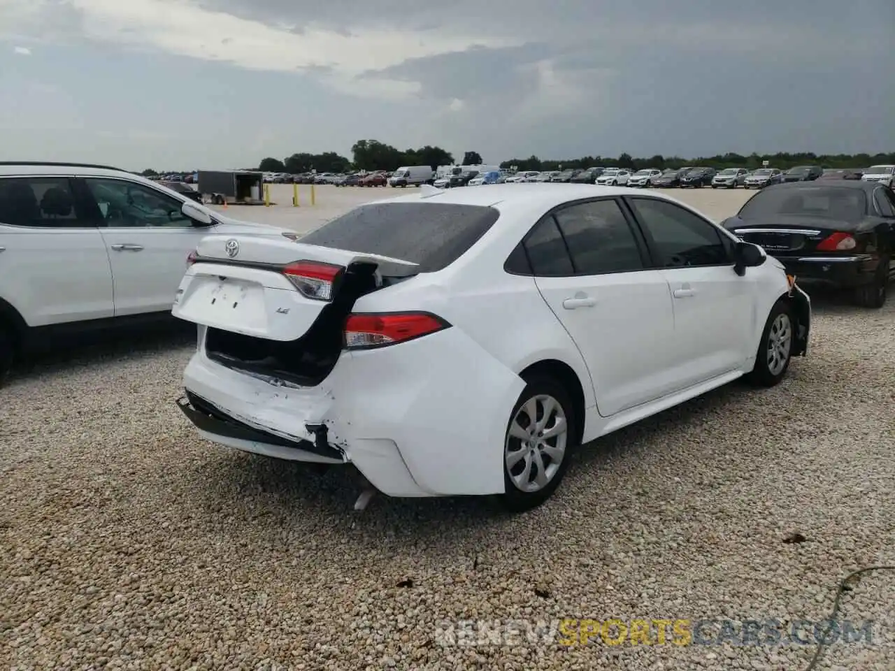 4 Photograph of a damaged car 5YFEPRAE2LP126791 TOYOTA COROLLA 2020