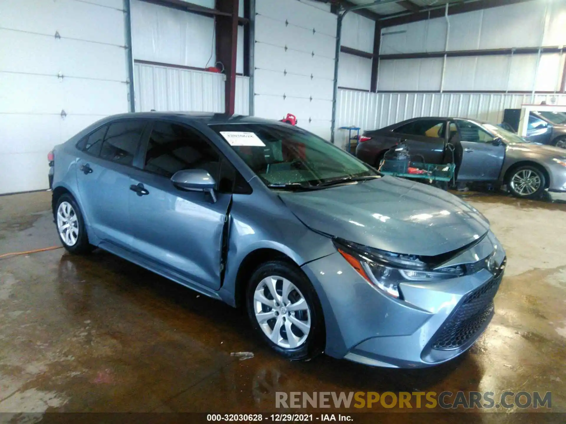 1 Photograph of a damaged car 5YFEPRAE2LP131232 TOYOTA COROLLA 2020