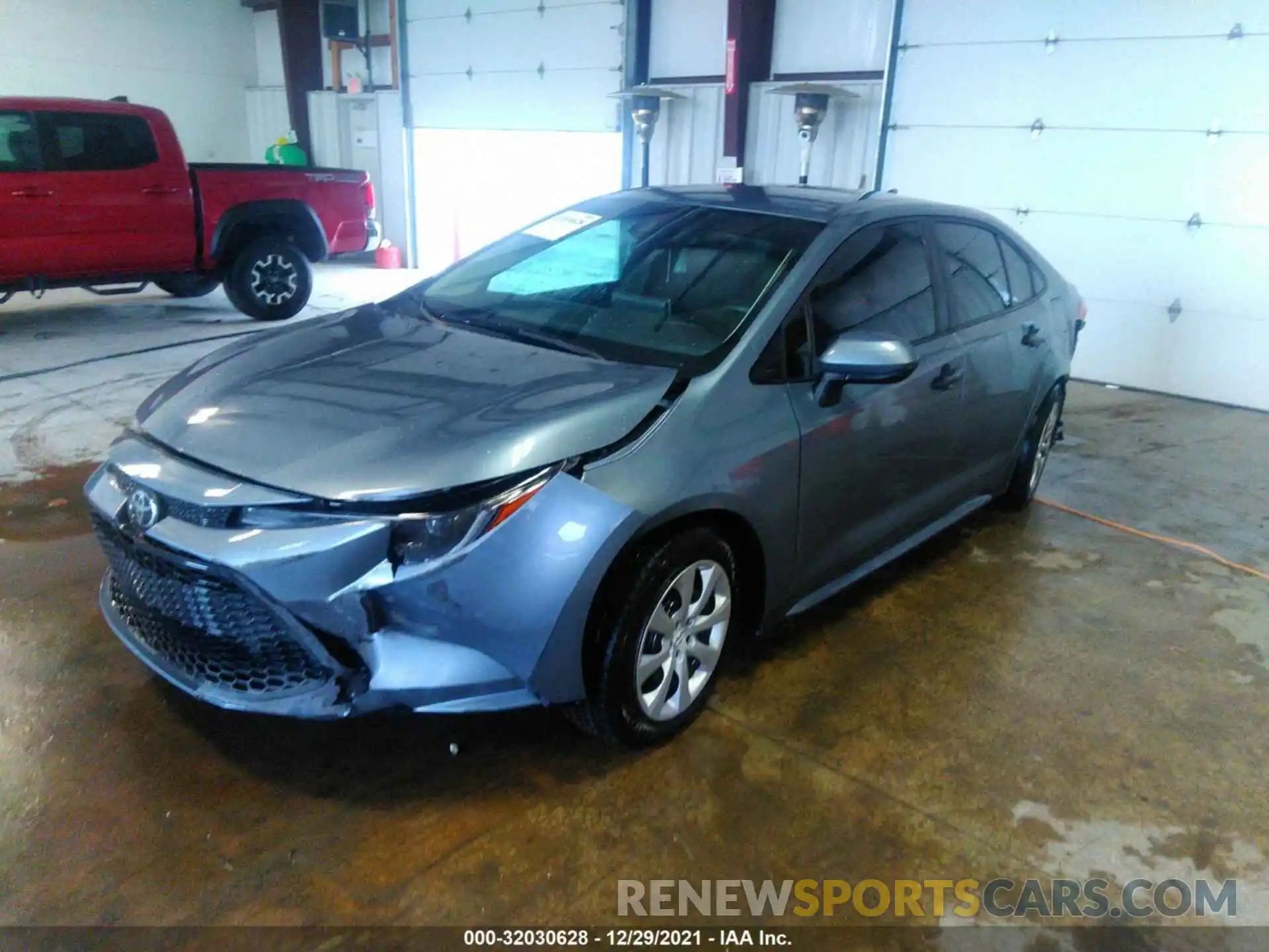 2 Photograph of a damaged car 5YFEPRAE2LP131232 TOYOTA COROLLA 2020