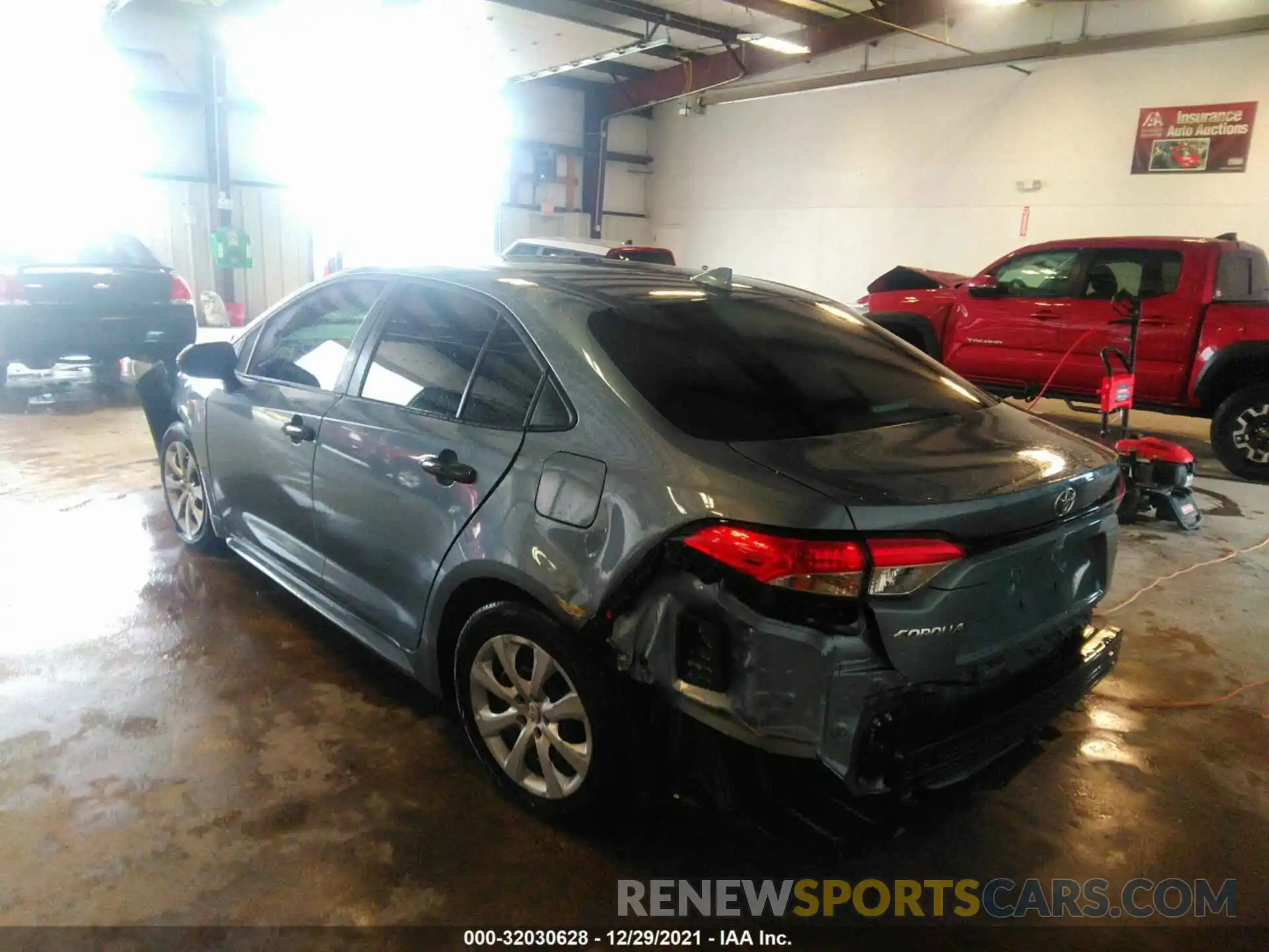 3 Photograph of a damaged car 5YFEPRAE2LP131232 TOYOTA COROLLA 2020