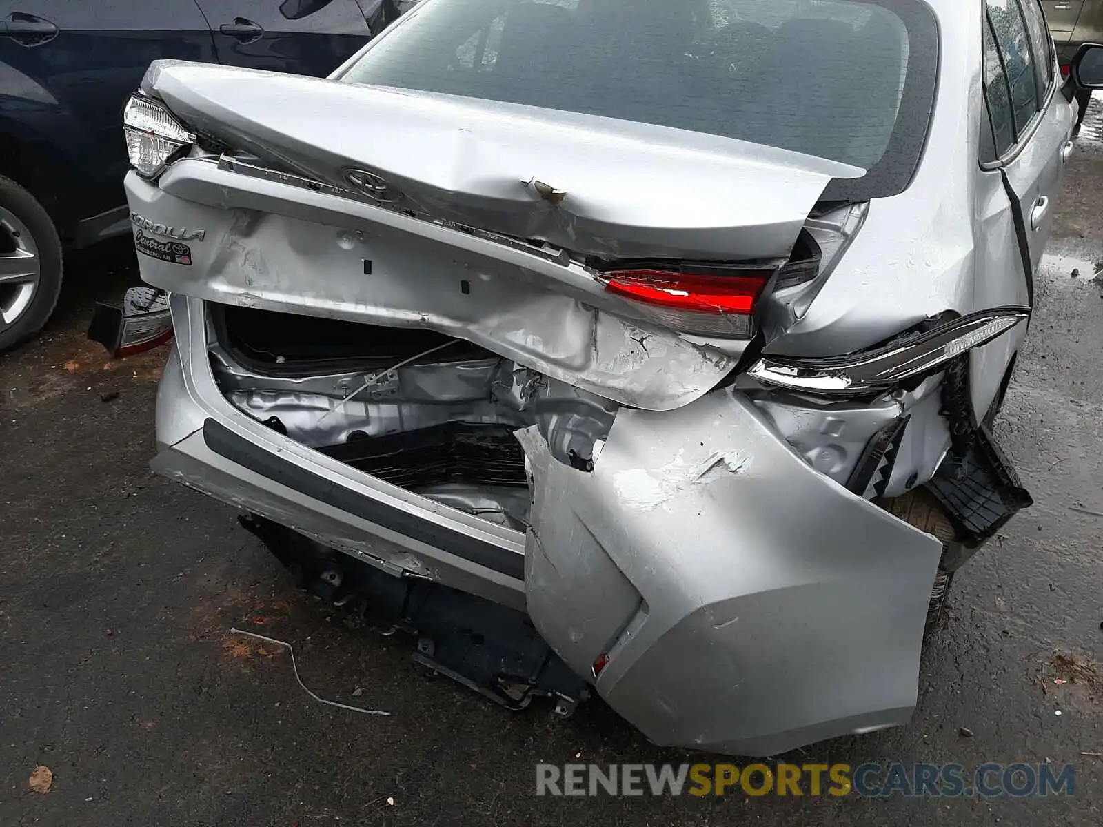 9 Фотография поврежденного автомобиля 5YFEPRAE2LP131702 TOYOTA COROLLA 2020
