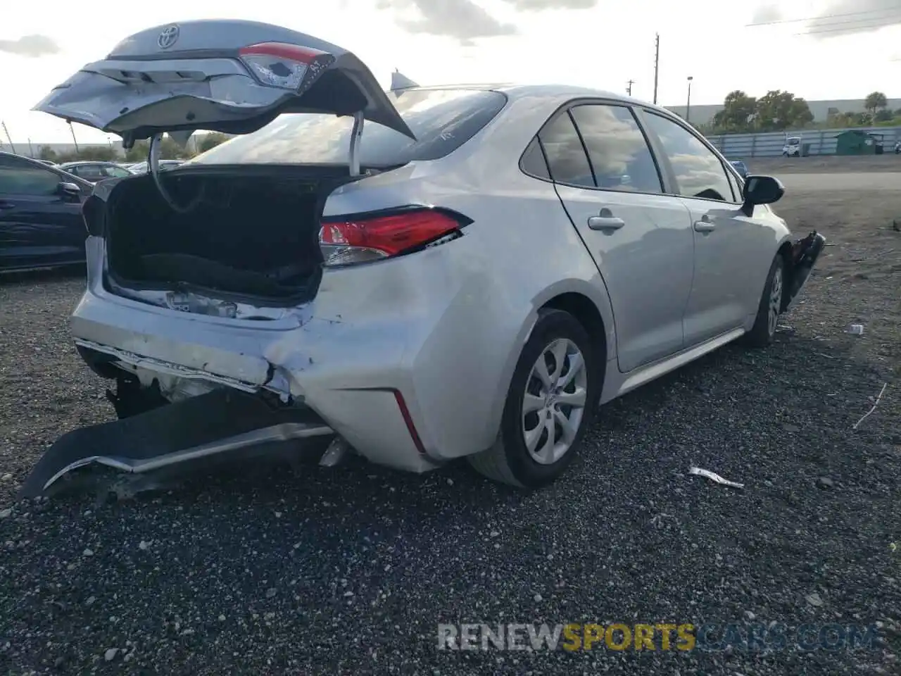 4 Photograph of a damaged car 5YFEPRAE2LP134518 TOYOTA COROLLA 2020