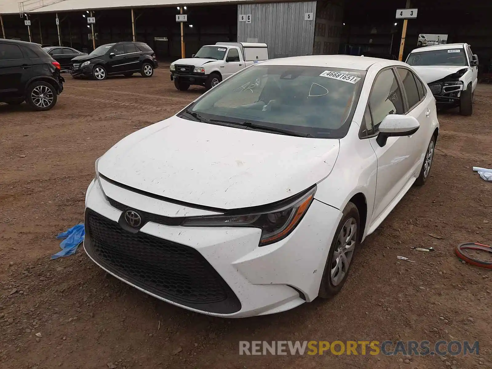 2 Photograph of a damaged car 5YFEPRAE2LP135376 TOYOTA COROLLA 2020