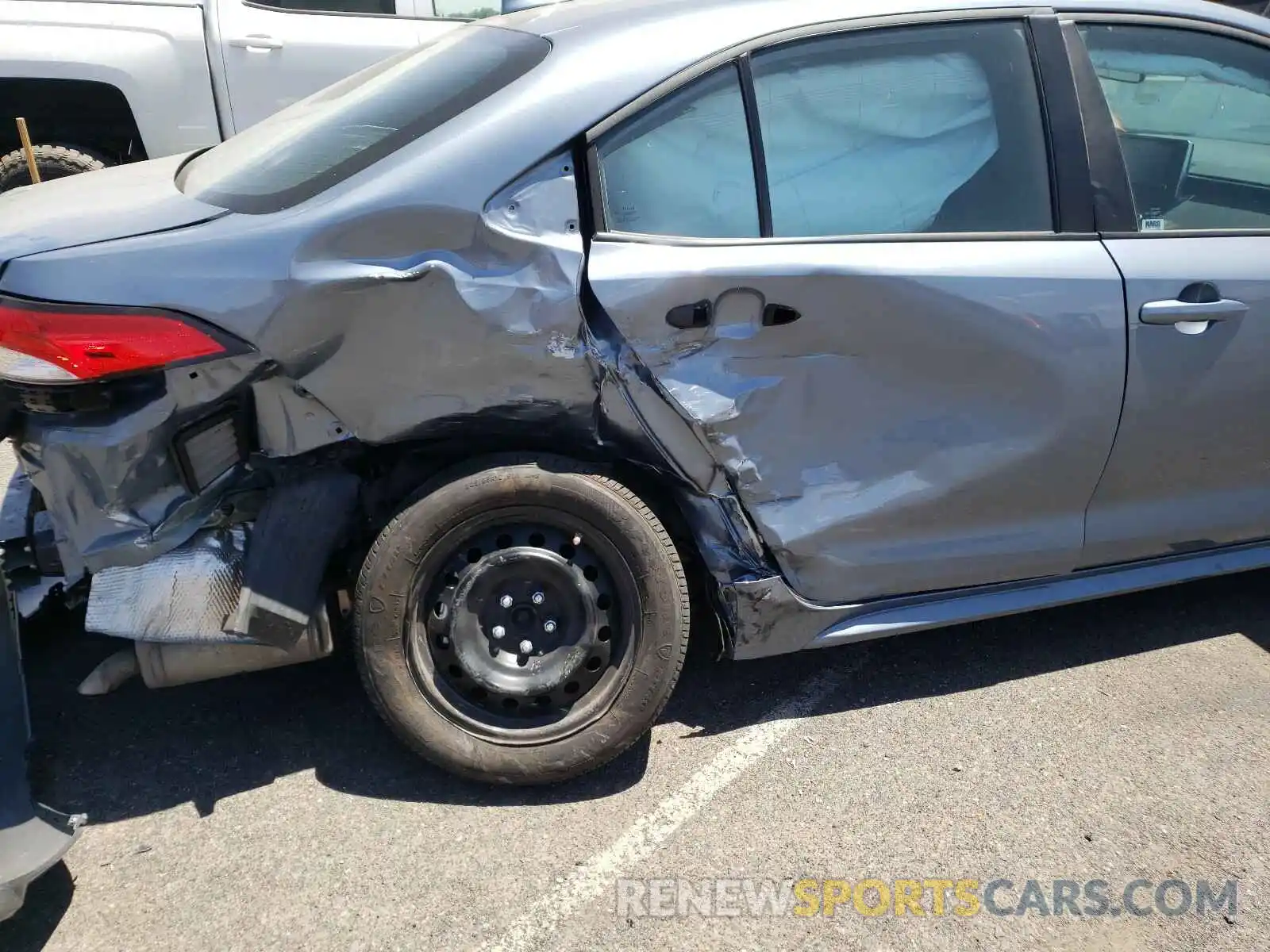 9 Photograph of a damaged car 5YFEPRAE2LP136480 TOYOTA COROLLA 2020