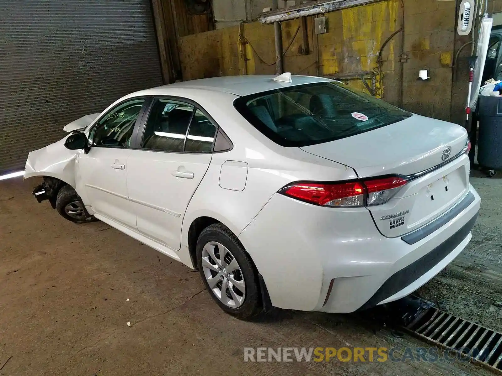 3 Photograph of a damaged car 5YFEPRAE3LP004599 TOYOTA COROLLA 2020