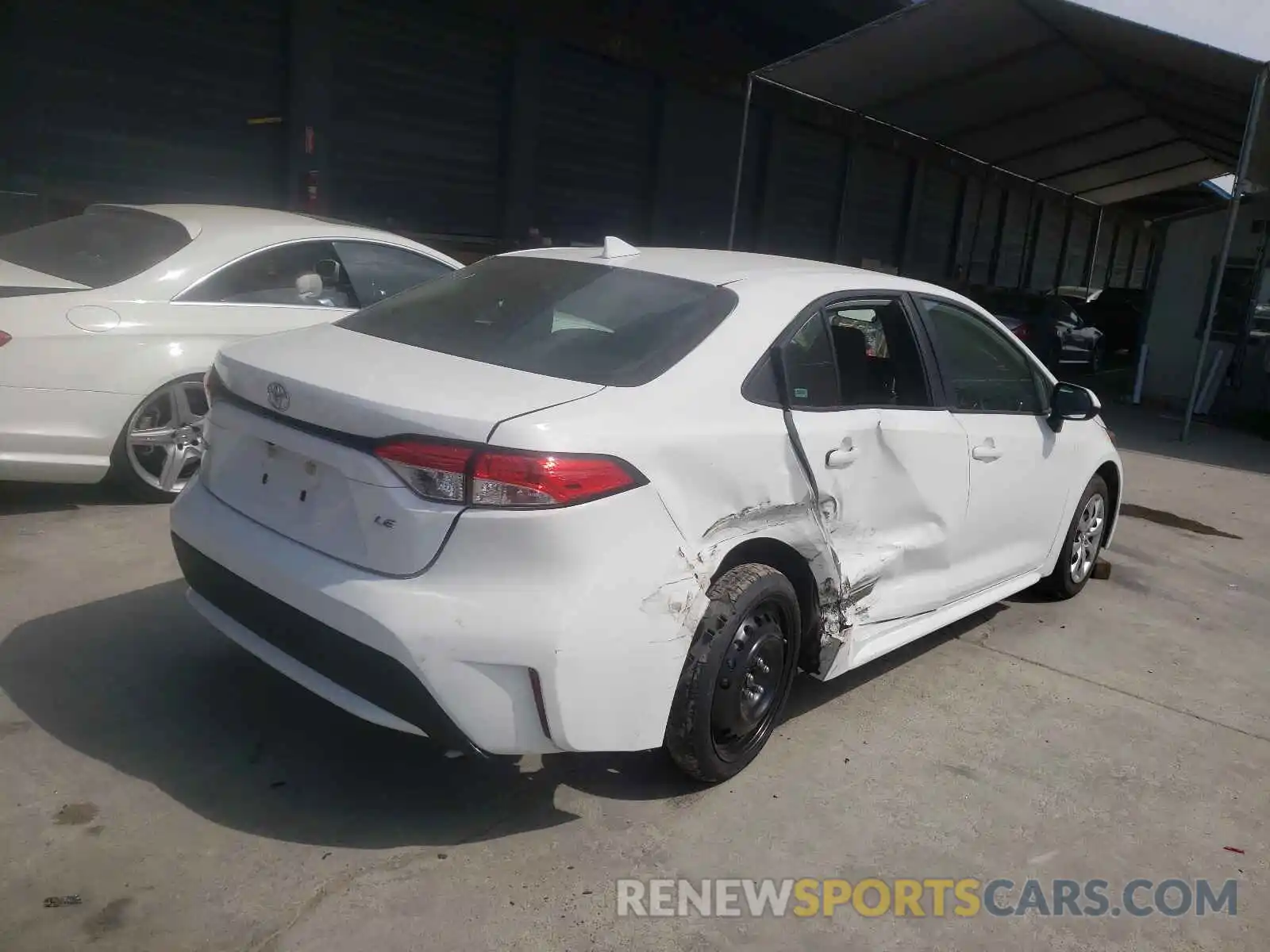 4 Photograph of a damaged car 5YFEPRAE3LP007714 TOYOTA COROLLA 2020